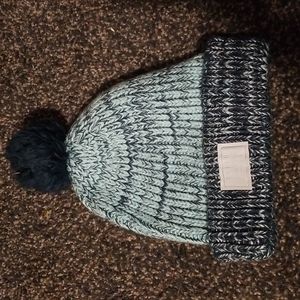 Under armour beanie with pom